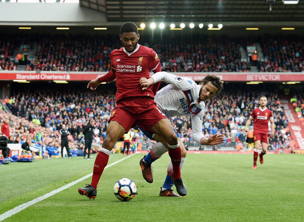 地将皮球送 地将皮球送